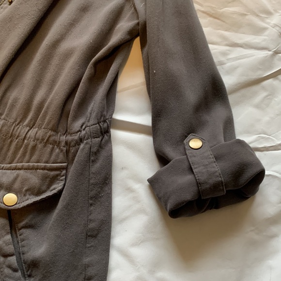 Small spring jacket. - Picture 3 of 6